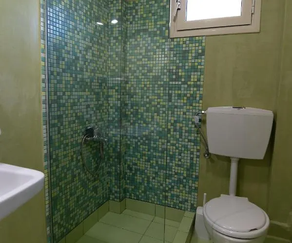 Ξενοδοχείο Ionio 2*