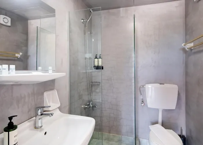 Ξενοδοχείο Ionio 2*